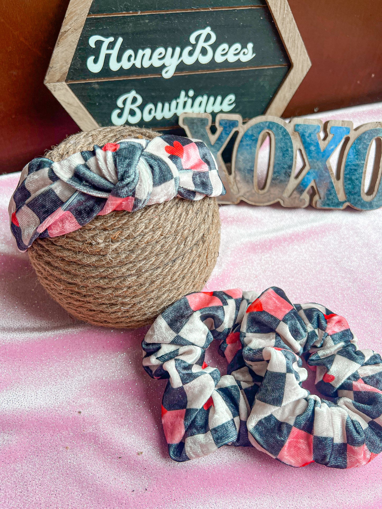 Checkered love knotted headband/scrunchie