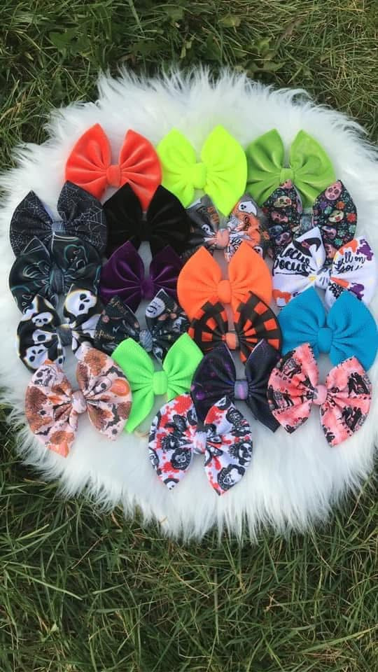 Halloween bows 10 for $20