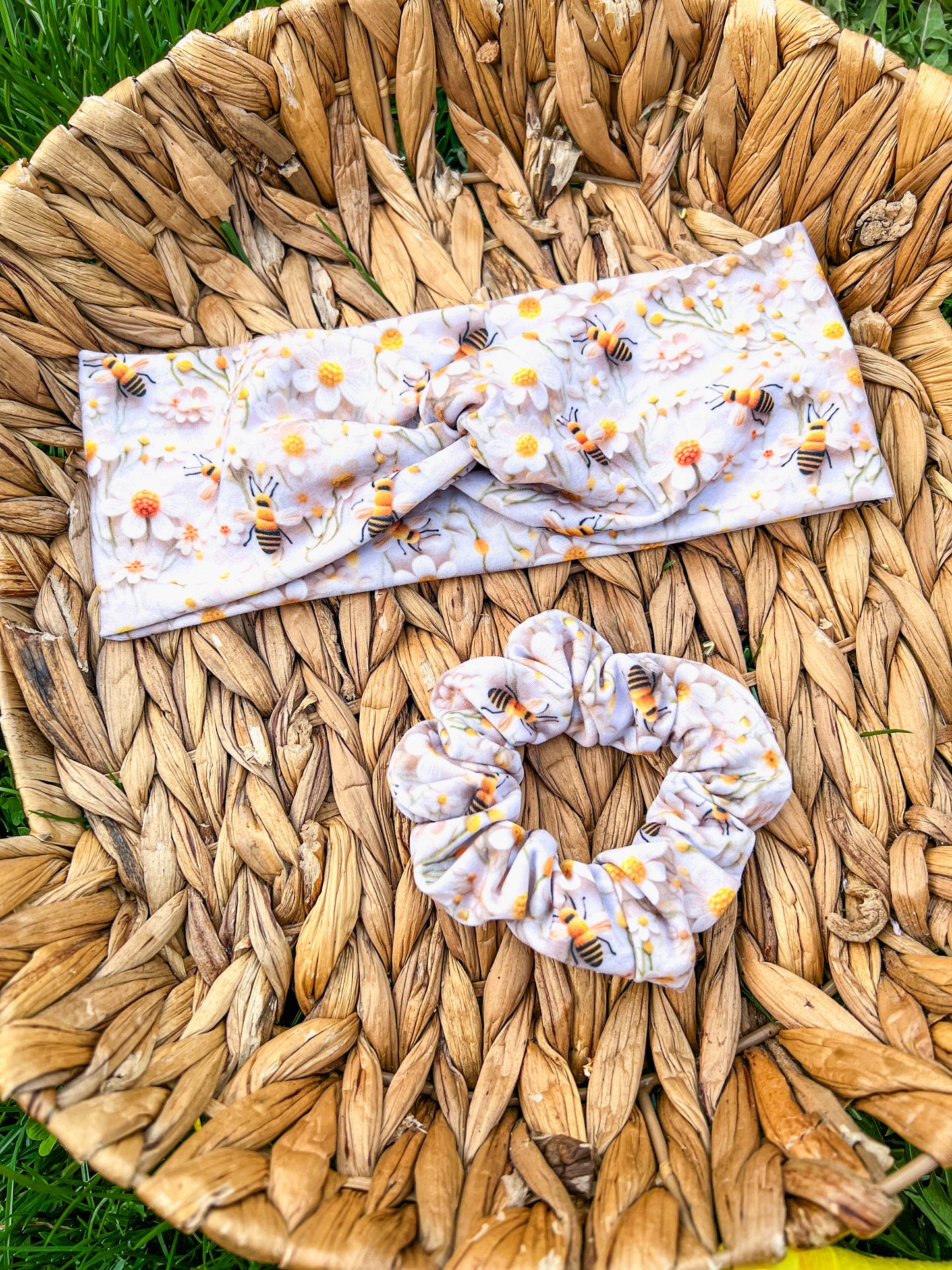 3D Bee & Daisys Twistwrap/Knotted/ Scrunchie