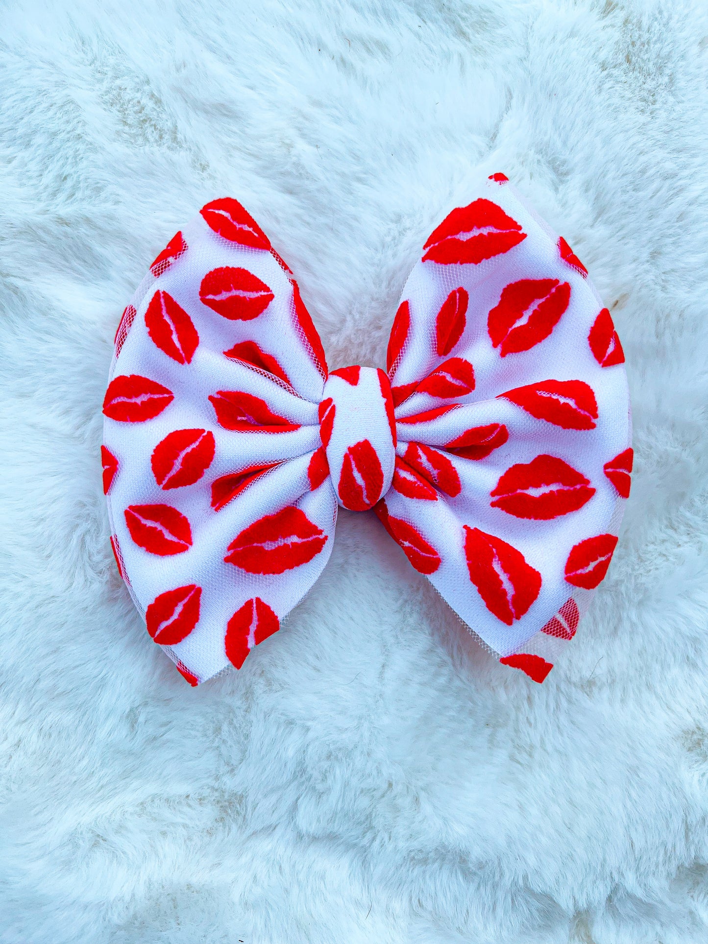 Xoxo or Lips Puff Bows