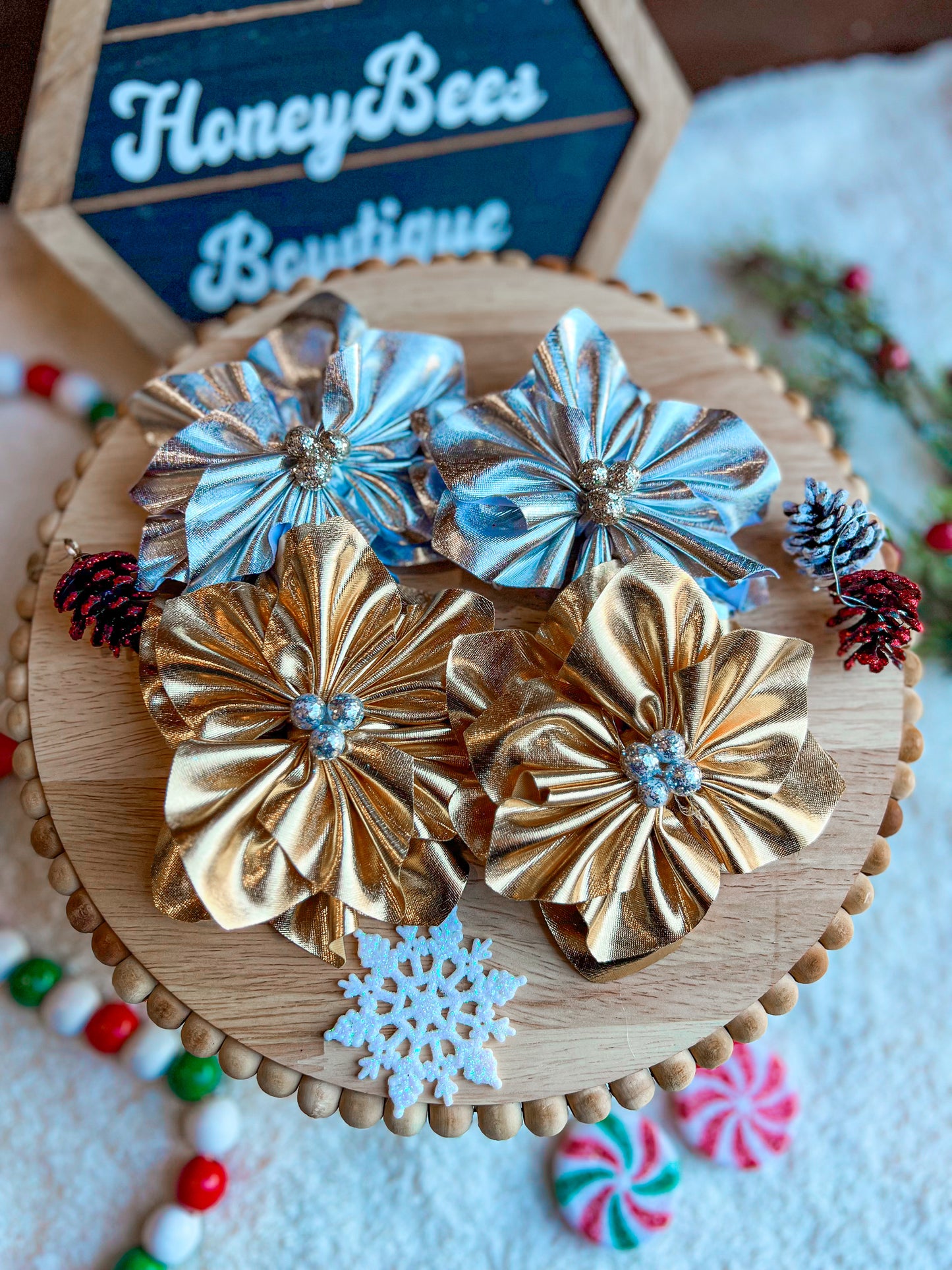 Poinsettias bows