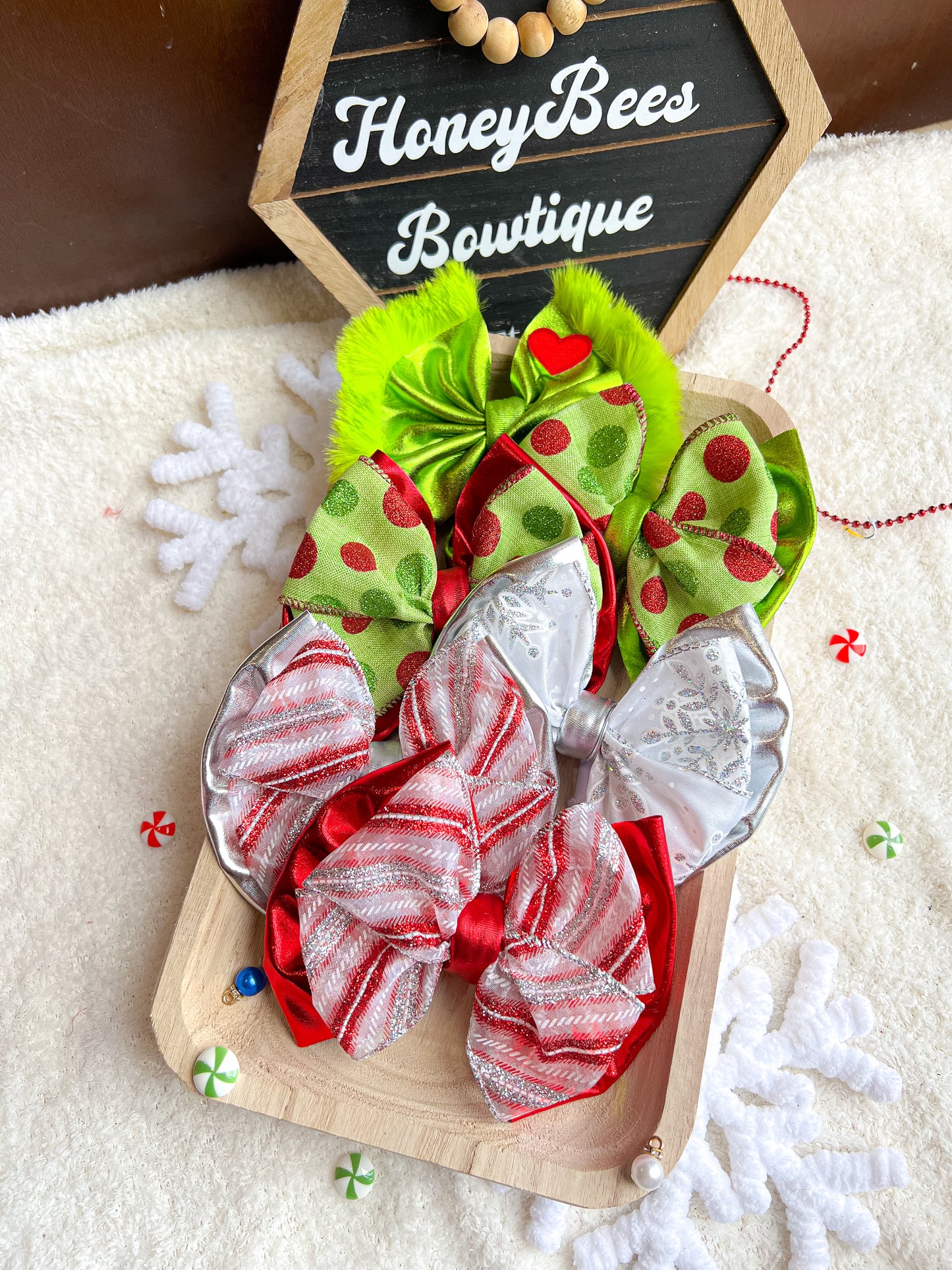 Grinchy double bow