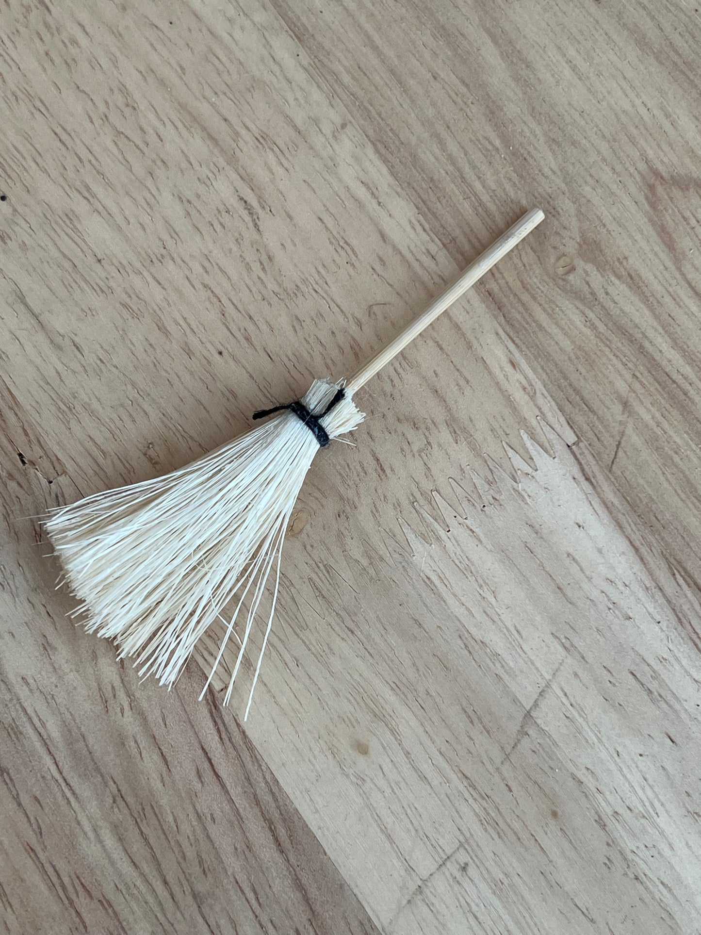 Witch broom *bow add on*